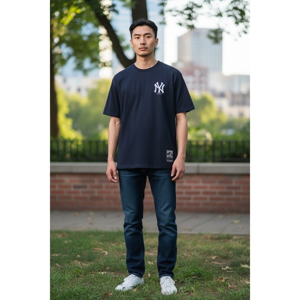 Mitchell & Ness New York Yankees Cooperstown Navy Blue Graphic T-Shirt Mens L